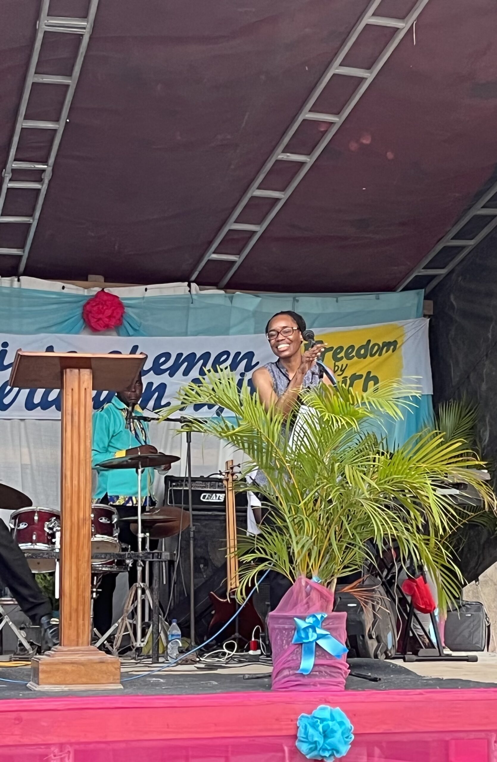Preaching at a Freedom by Faith crusade in Cap-Haïtien